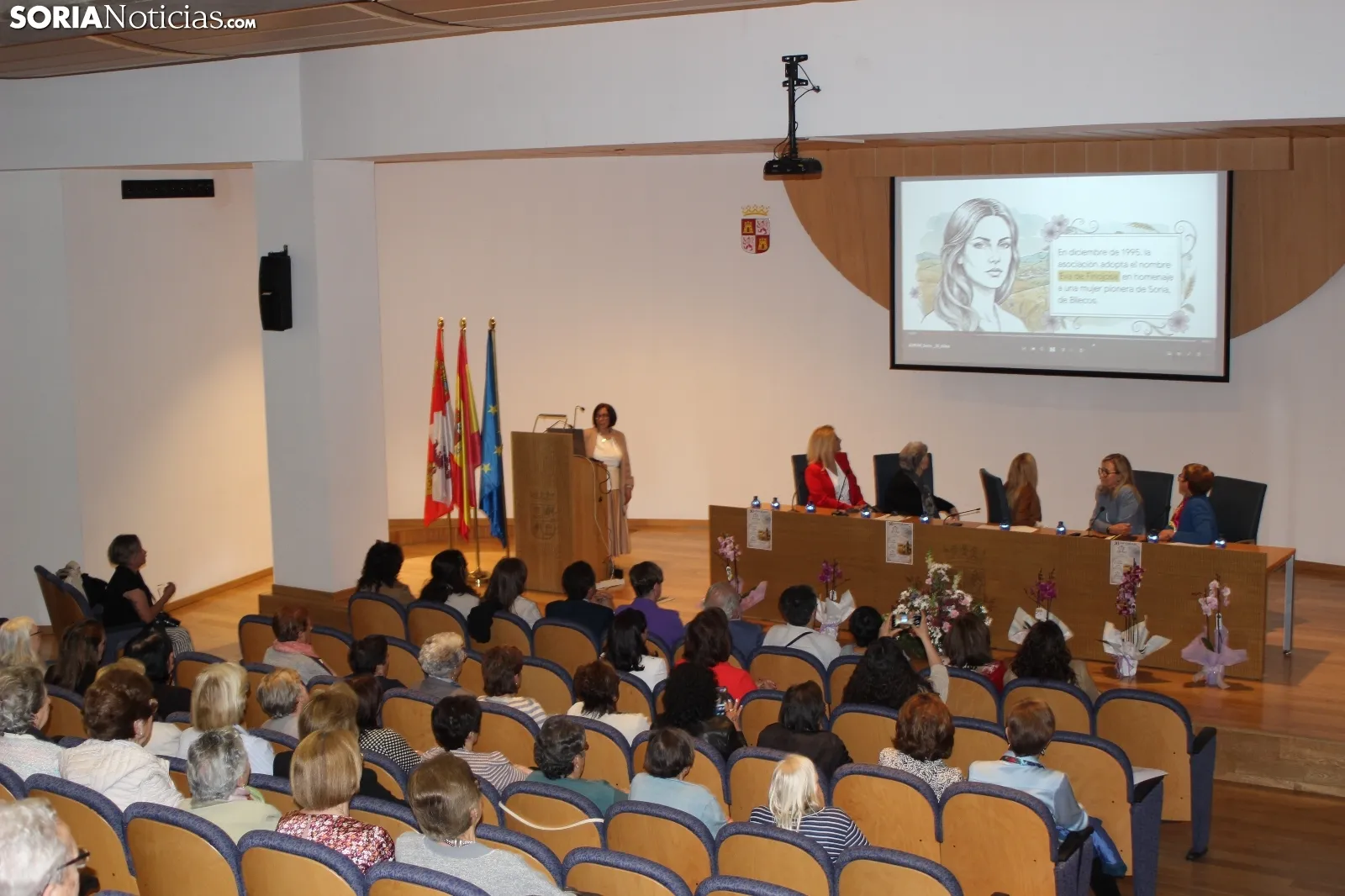 Foto 2 - La mujer y el medio rural: &ldquo;La gente joven tiene que atreverse a vivir en los pueblos y comprobar su calidad de vida&rdquo;