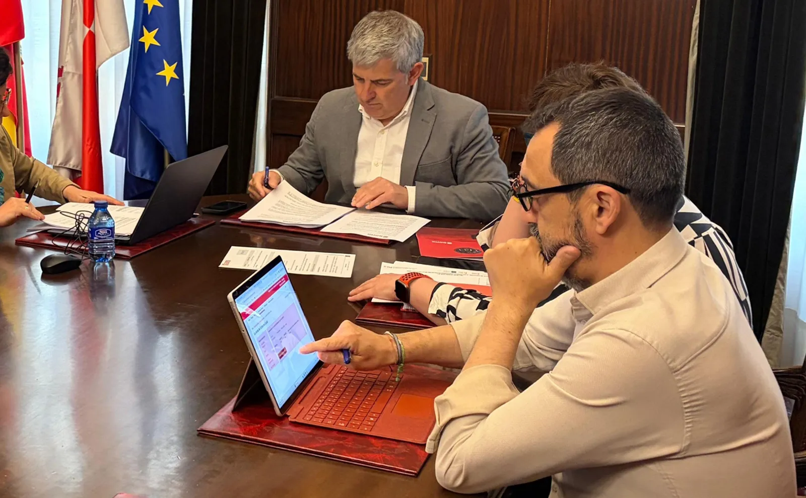 Javier Antón preside su primera Junta de Gobierno en Soria