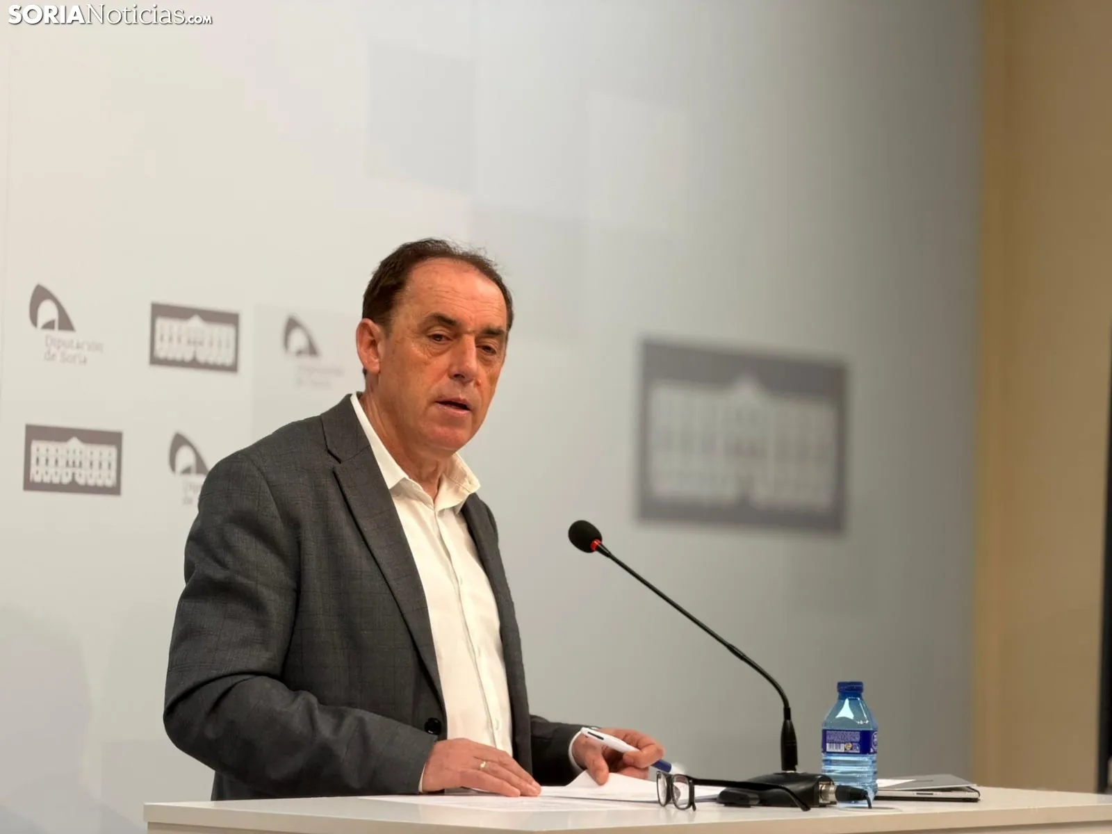 Benito Serrano desea muchos éxitos y muchos cambios al nuevo alcalde de Soria, Javier Antón