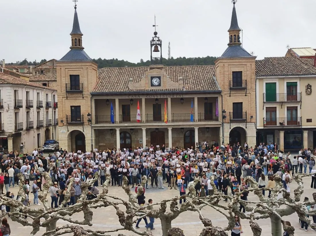 Foto 10 - "Lo barato sale caro": La plantilla de Huf Espa&ntilde;a se echa a la calle contra los despidos y el ERTE