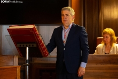 Javier Antón en el pleno de su toma de posesión como alcalde. María Ferrer.