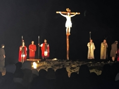 Foto 3 - Alcoba de la Torre celebra su multitudinaria Carrera de Cristo