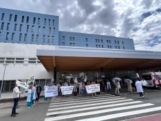 Imágenes de la protesta de hoy lunes frente al hospital Santa Bárbara.| CESM