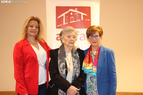 La mujer y el medio rural: La gente joven tiene que atreverse a vivir en los pueblos y comprobar su calidad de vida