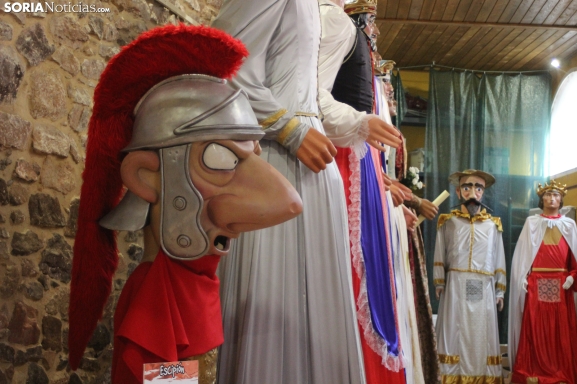 Gigantes y Cabezudos: El corazón de Soria late por el Día del Niño, en imágenes