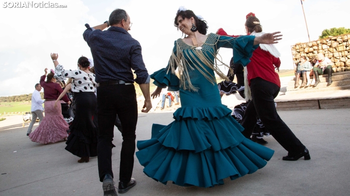 En imágenes: El pueblo de Soria que se traslada por un fin de semana a Sevilla para vivir la Feria de Abril