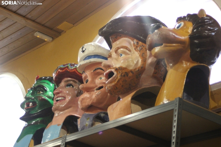 Comparsa de Gigantes y Cabezudos