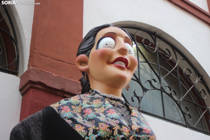 Comparsa de Gigantes y Cabezudos