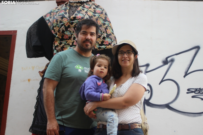 Comparsa de Gigantes y Cabezudos