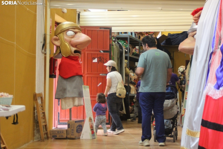 Comparsa de Gigantes y Cabezudos