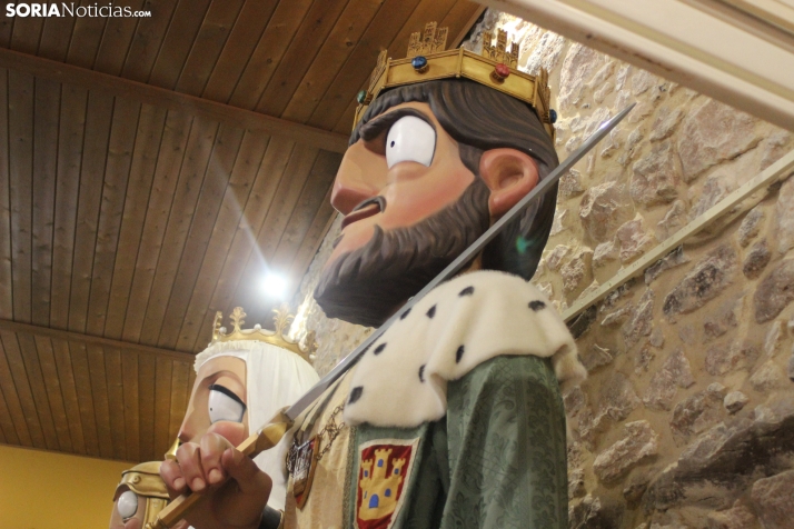 Comparsa de Gigantes y Cabezudos