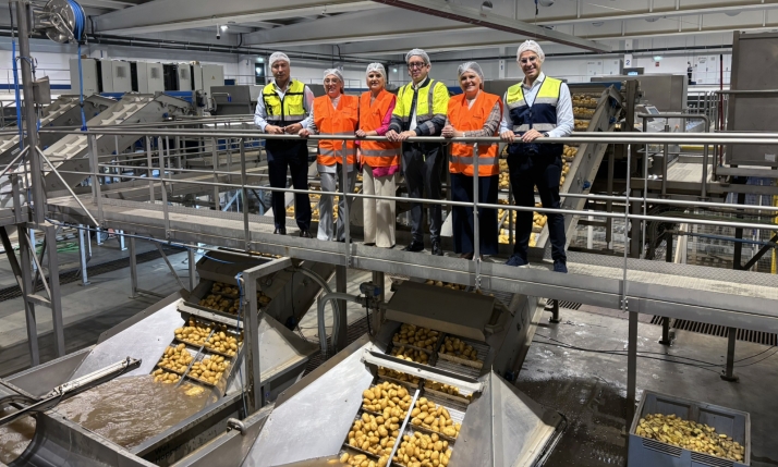 Una imagen de la visita a la factoría de Medina del Campo. /Jta.