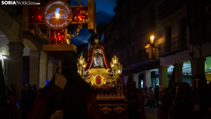 La procesión del Ecce Homo encara, multitudinaria, la Semana Santa en Soria