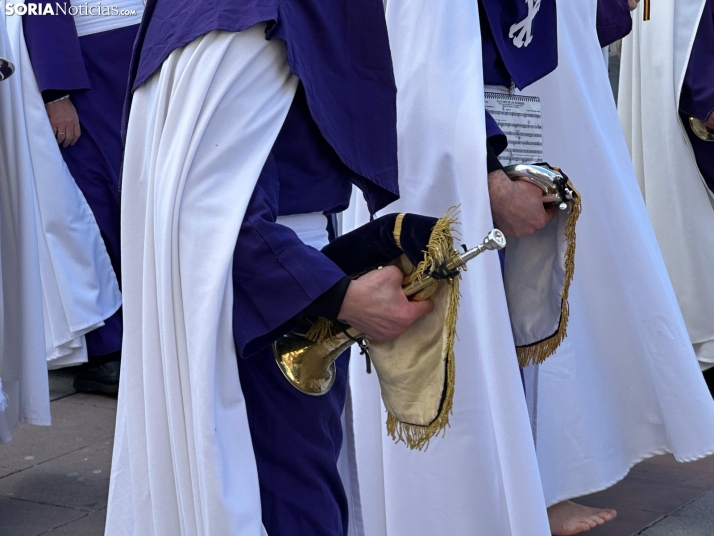 GALER&Iacute;A | Cientos de fieles acompa&ntilde;an a Jes&uacute;s en sus &uacute;ltimas palabras en la Cruz