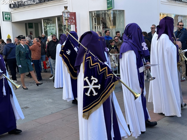 GALER&Iacute;A | Cientos de fieles acompa&ntilde;an a Jes&uacute;s en sus &uacute;ltimas palabras en la Cruz