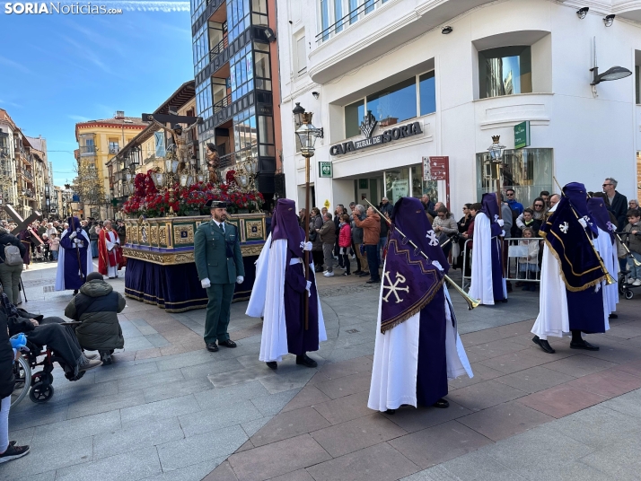 GALER&Iacute;A | Cientos de fieles acompa&ntilde;an a Jes&uacute;s en sus &uacute;ltimas palabras en la Cruz