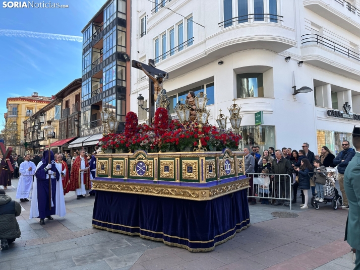 GALER&Iacute;A | Cientos de fieles acompa&ntilde;an a Jes&uacute;s en sus &uacute;ltimas palabras en la Cruz
