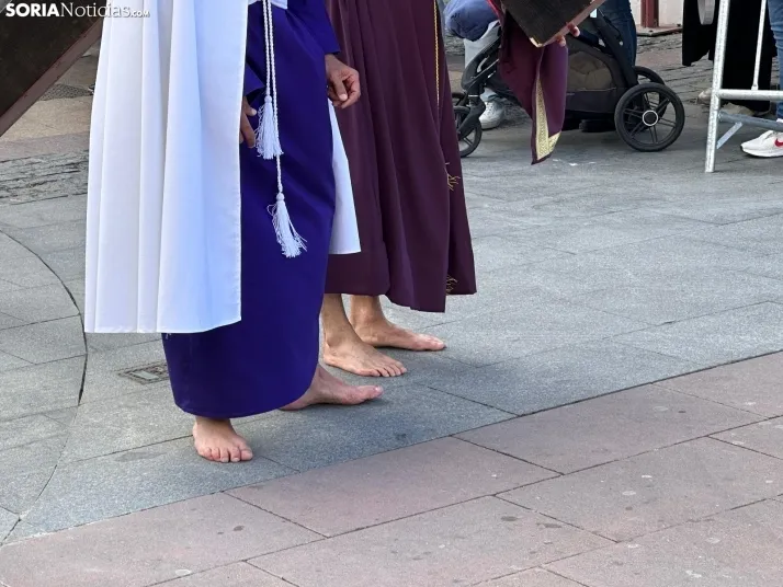 GALER&Iacute;A | Cientos de fieles acompa&ntilde;an a Jes&uacute;s en sus &uacute;ltimas palabras en la Cruz