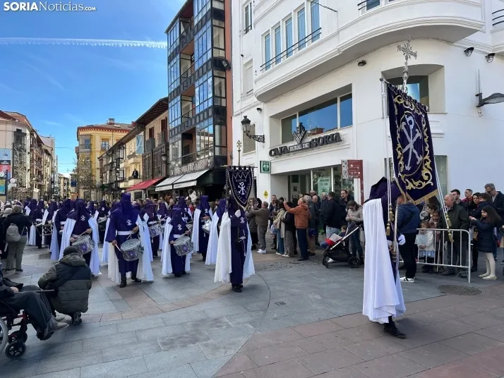 GALER&Iacute;A | Cientos de fieles acompa&ntilde;an a Jes&uacute;s en sus &uacute;ltimas palabras en la Cruz