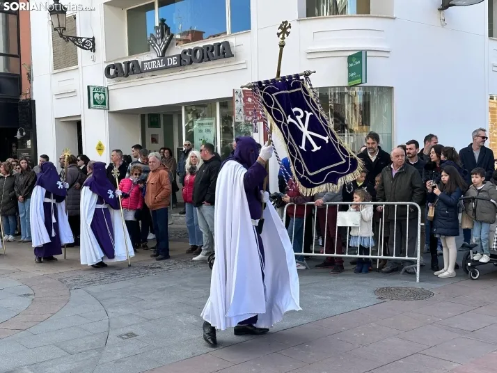 GALER&Iacute;A | Cientos de fieles acompa&ntilde;an a Jes&uacute;s en sus &uacute;ltimas palabras en la Cruz