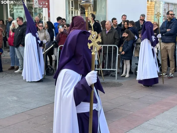 GALER&Iacute;A | Cientos de fieles acompa&ntilde;an a Jes&uacute;s en sus &uacute;ltimas palabras en la Cruz