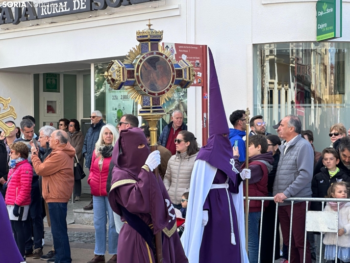 GALER&Iacute;A | Cientos de fieles acompa&ntilde;an a Jes&uacute;s en sus &uacute;ltimas palabras en la Cruz