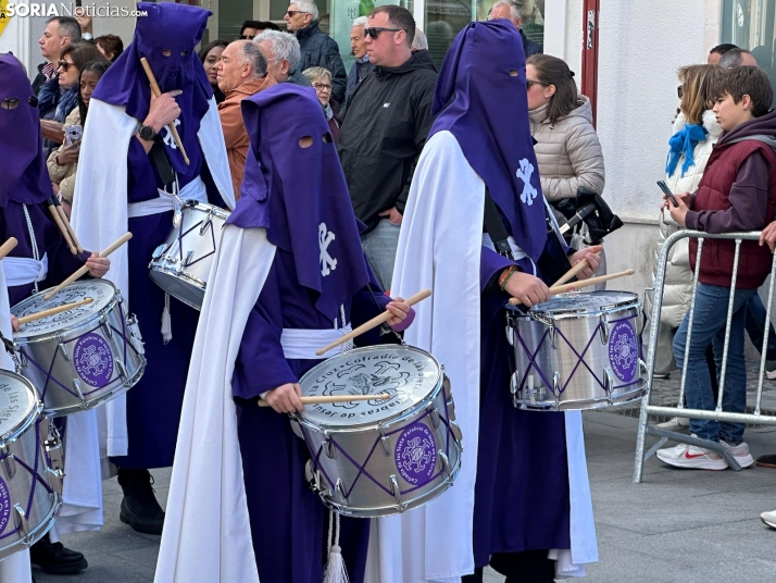 GALER&Iacute;A | Cientos de fieles acompa&ntilde;an a Jes&uacute;s en sus &uacute;ltimas palabras en la Cruz