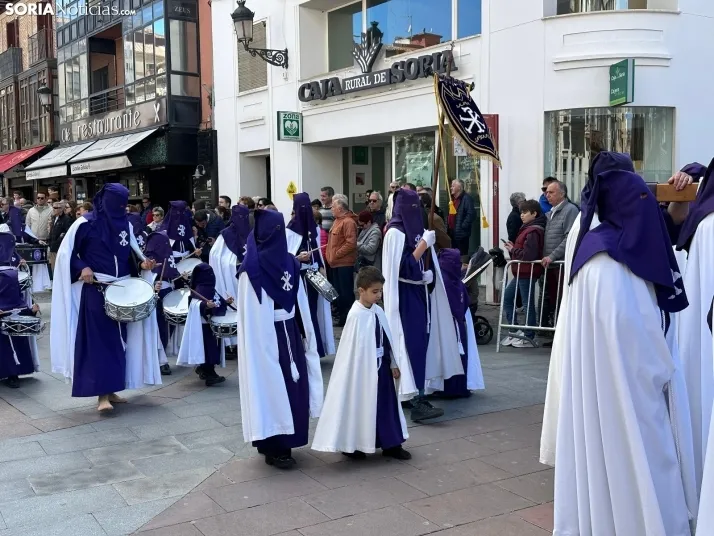 GALER&Iacute;A | Cientos de fieles acompa&ntilde;an a Jes&uacute;s en sus &uacute;ltimas palabras en la Cruz