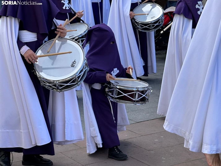 GALER&Iacute;A | Cientos de fieles acompa&ntilde;an a Jes&uacute;s en sus &uacute;ltimas palabras en la Cruz