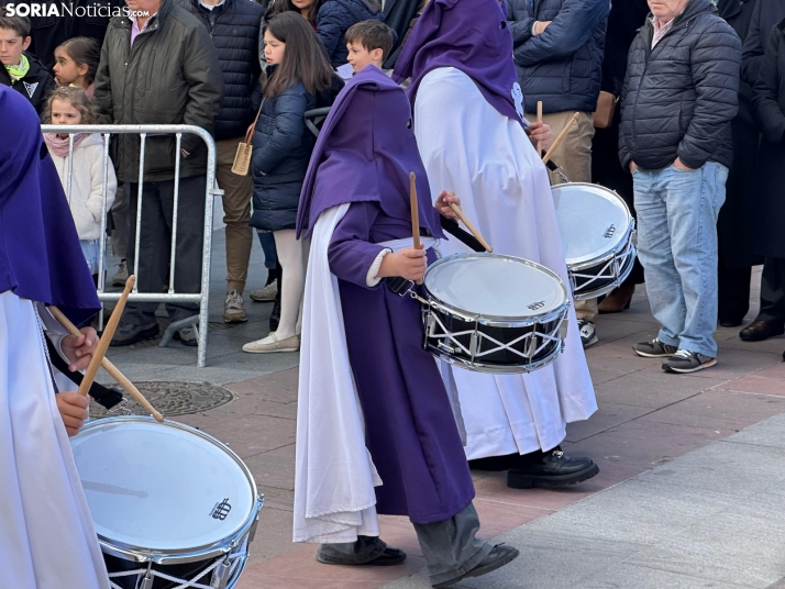 GALER&Iacute;A | Cientos de fieles acompa&ntilde;an a Jes&uacute;s en sus &uacute;ltimas palabras en la Cruz