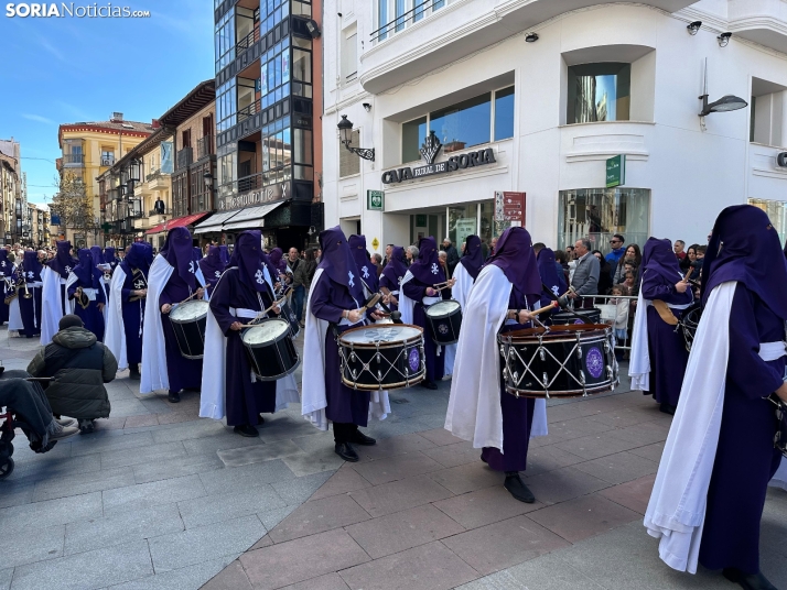 GALER&Iacute;A | Cientos de fieles acompa&ntilde;an a Jes&uacute;s en sus &uacute;ltimas palabras en la Cruz