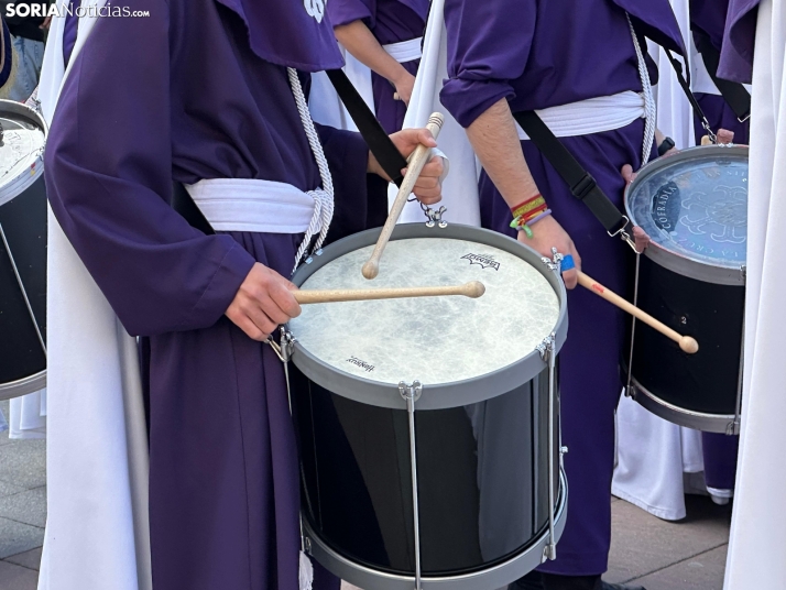 GALER&Iacute;A | Cientos de fieles acompa&ntilde;an a Jes&uacute;s en sus &uacute;ltimas palabras en la Cruz