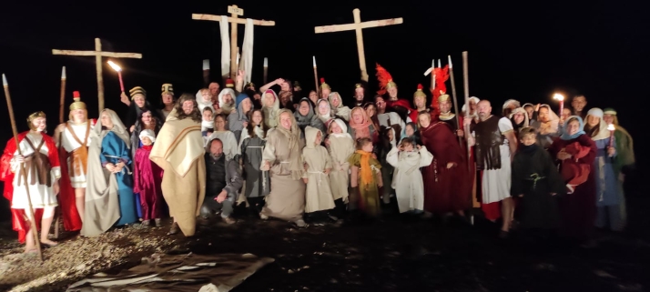 Alcoba de la Torre celebra su multitudinaria Carrera de Cristo