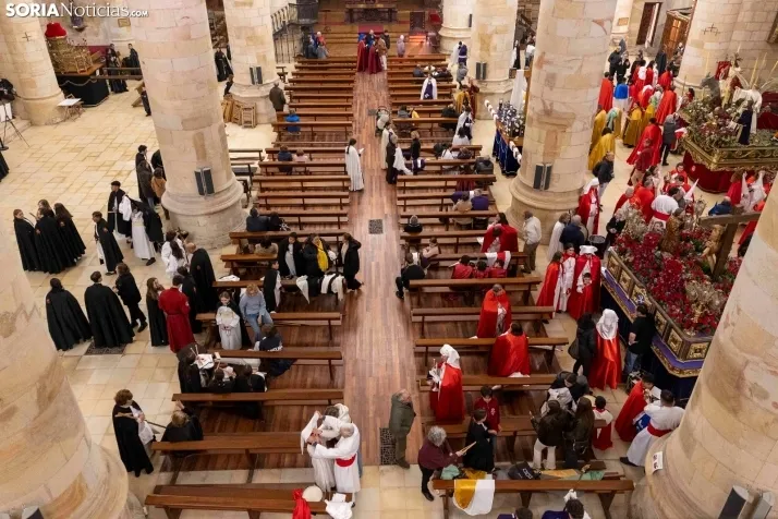 Procesión del Santo Entierro./ Viksar Fotografía