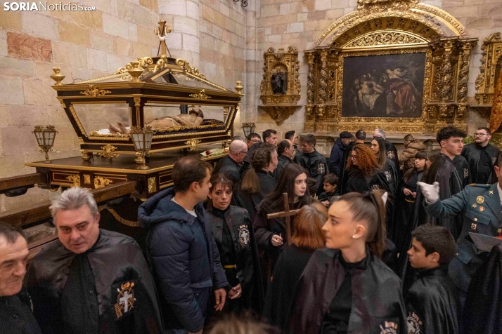 Procesión del Santo Entierro./ Viksar Fotografía