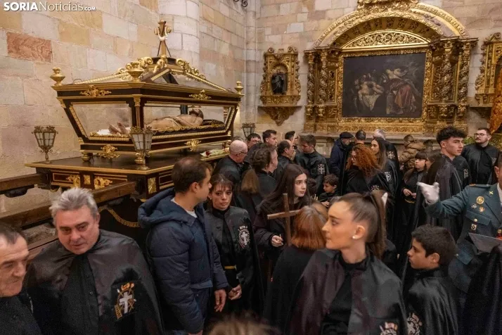 Procesión del Santo Entierro./ Viksar Fotografía