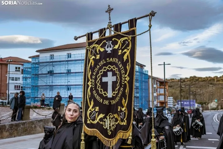 Procesión del Santo Entierro./ Viksar Fotografía