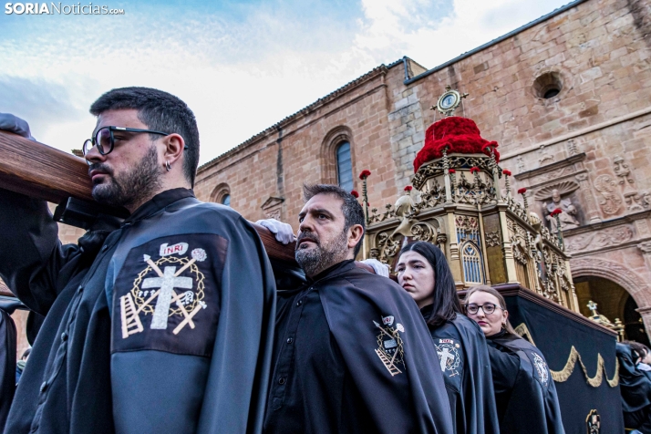 Procesión del Santo Entierro./ Viksar Fotografía