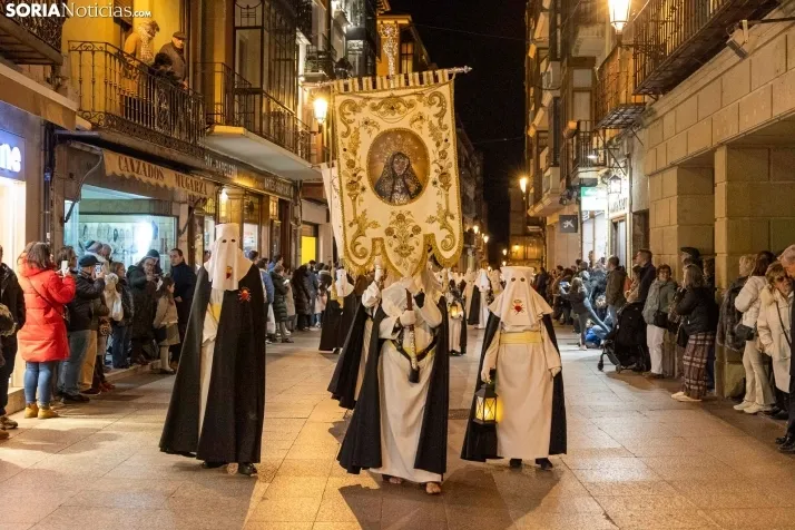 Procesión del Santo Entierro./ Viksar Fotografía