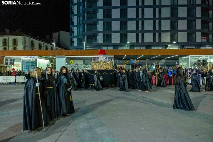 Procesión del Santo Entierro./ Viksar Fotografía