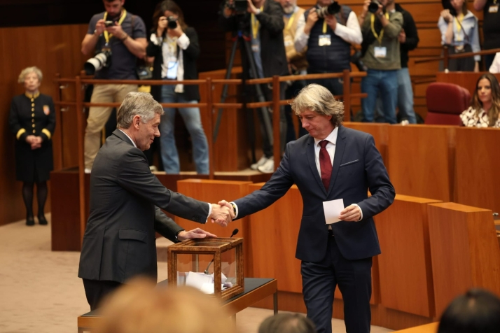 Pactos de alcoba entre novios reñidos, los más queridos: PSOE y Soria ¡Ya! retratan el acuerdo PP-Vox en el arranque de legislatura