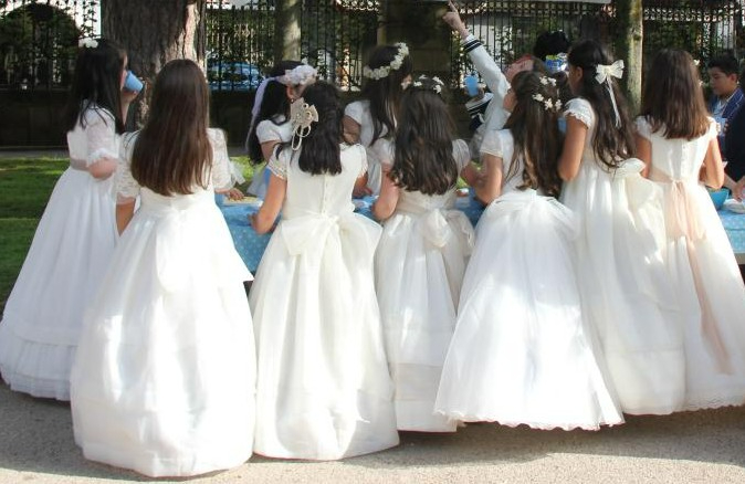 Celebrar una comunión ya cuesta como una boda