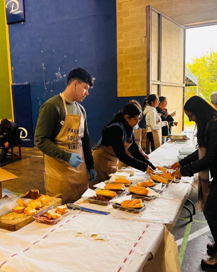 Foto 2 - La lluvia no frena la solidaridad en Vinuesa, que recauda 4.000 euros en su IV parrillada