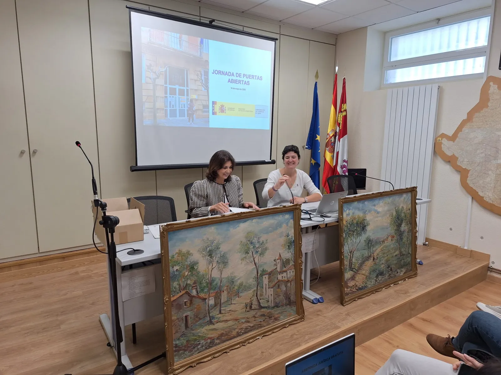 Foto 2 - Una veintena de sorianos conoce desde dentro el funcionamiento de Extranjer&iacute;a y Justicia Gratuita