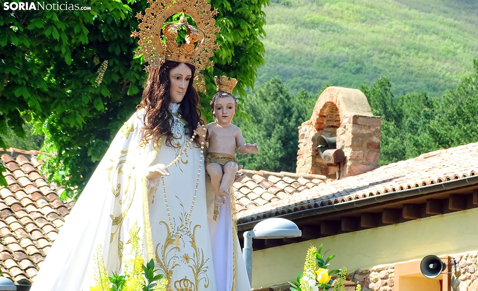 GALERÍA | Ólvega, radiante, se trae a su Patrona a casa