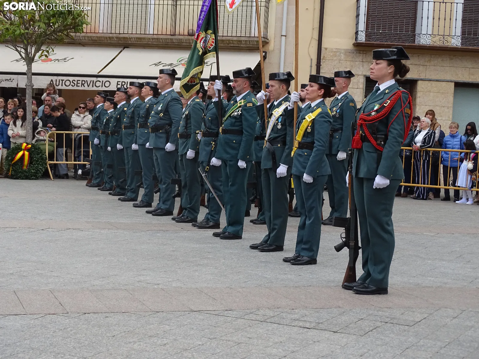 Ágreda rinde tributo a la Guardia Civil por su 182º aniversario: desfile y despliegue aéreo en imágenes