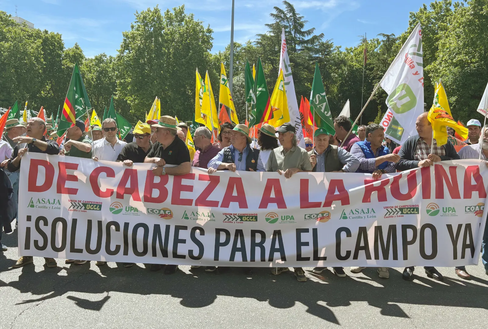 El campo soriano alerta en Valladolid del cierre de explotaciones por los altos costes