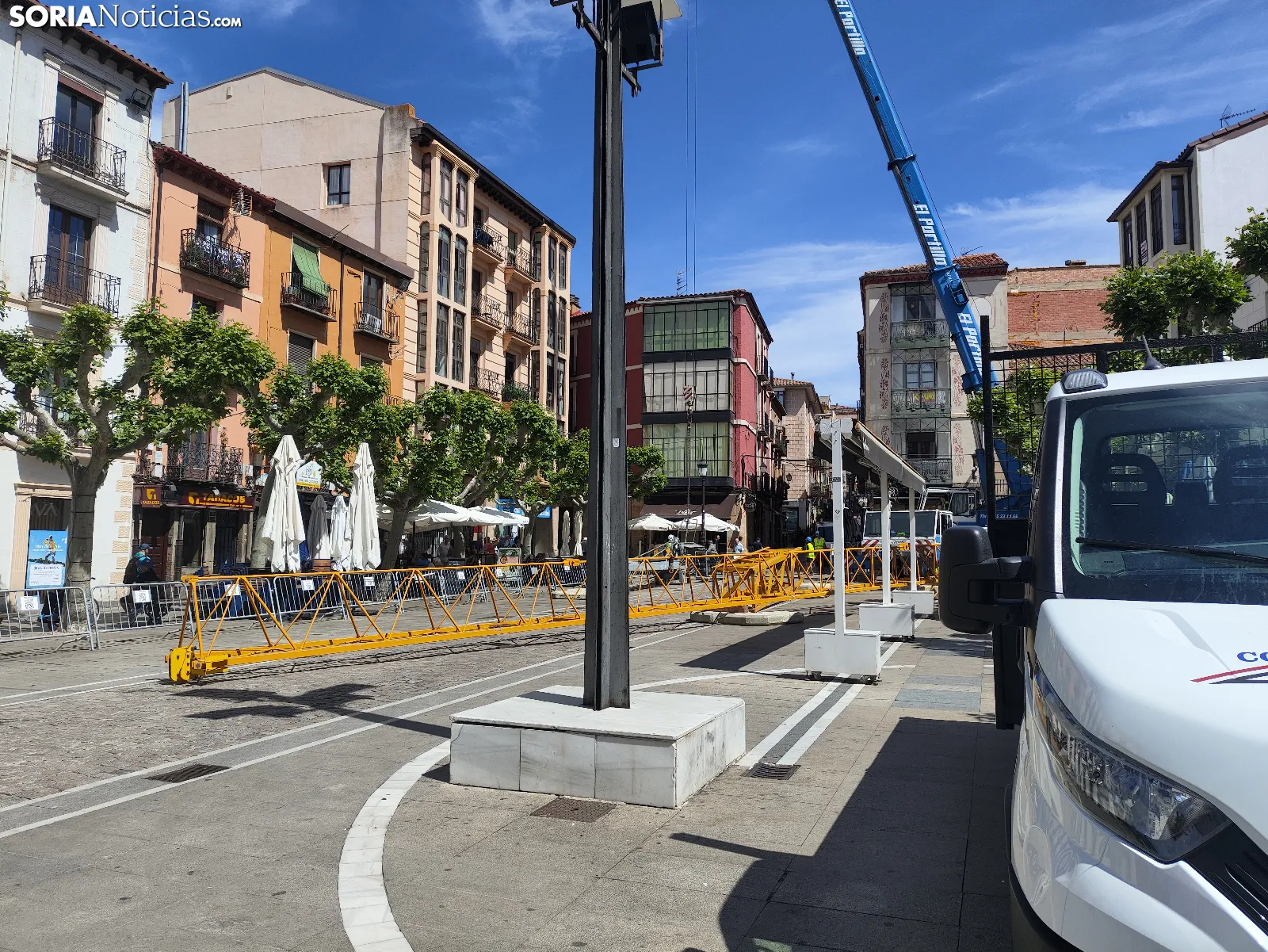 Foto 7 - Impresionante actuaci&oacute;n en la plaza Herradores