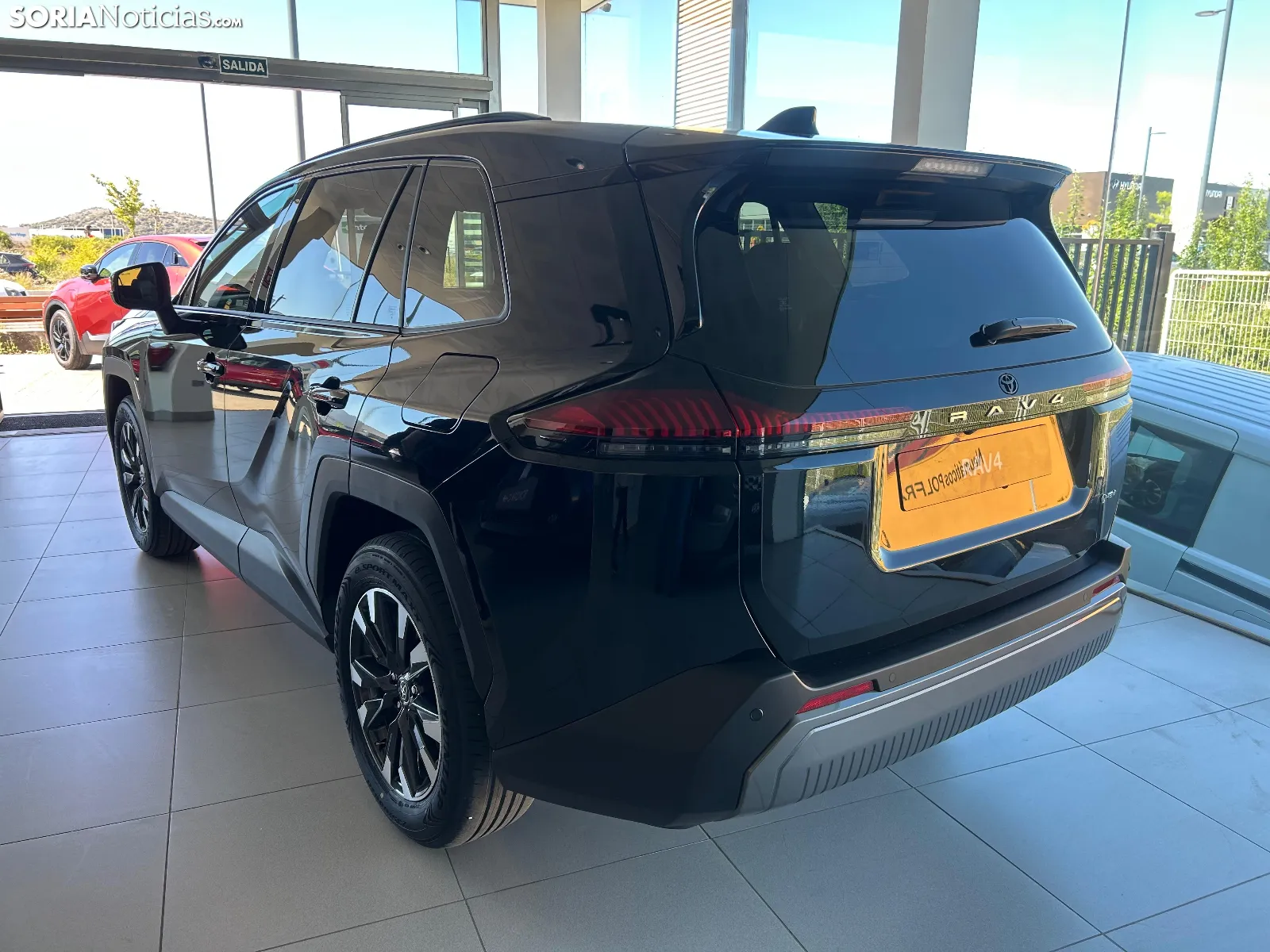 Foto 10 - Toyota presenta en Soria el RAV4, el coche m&aacute;s vendido del mundo, con un novedoso dise&ntilde;o