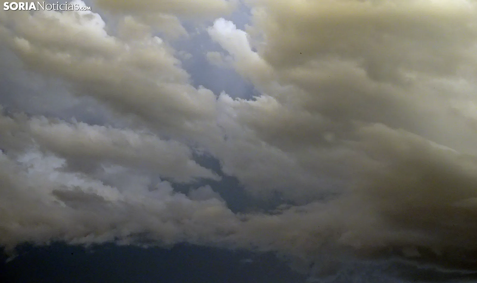Sábado con cielos cubiertos y lluvias